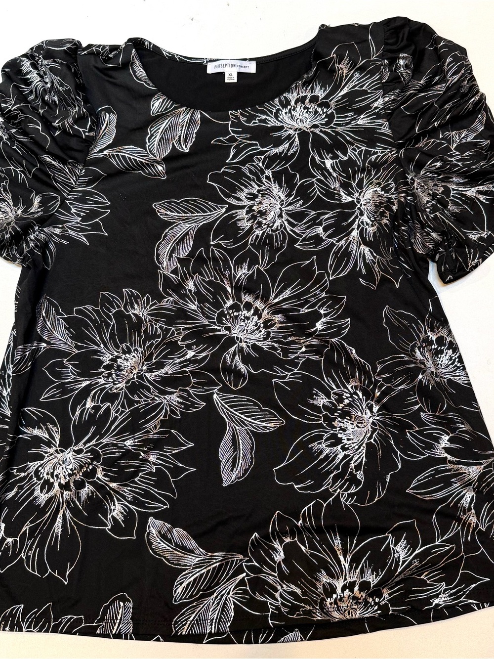 Perceptions Concepts Black Silver Floral Puff-Sleeve Blouse